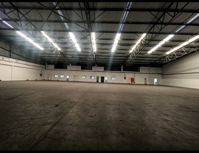 2,875M² WAREHOUSE TO LET IN NEW GERMANY